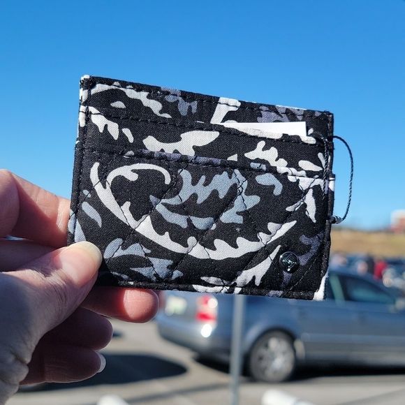 Vera Bradley Card Case Paisley Noir NWT - Picture 2 of 3